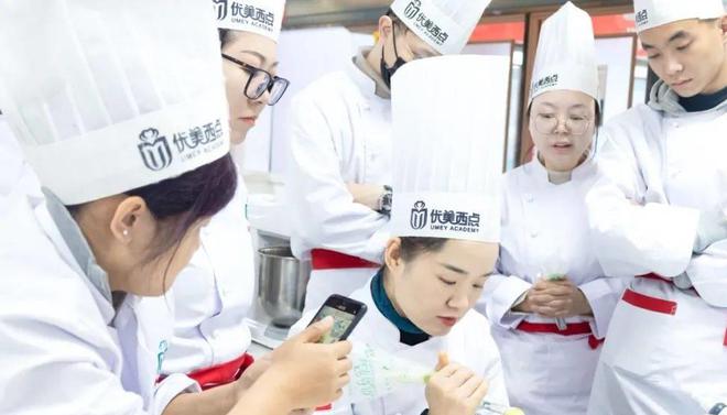 焙创业！做到这5点你也轻松月入过万！m6米乐app创业干货 零基础私房烘