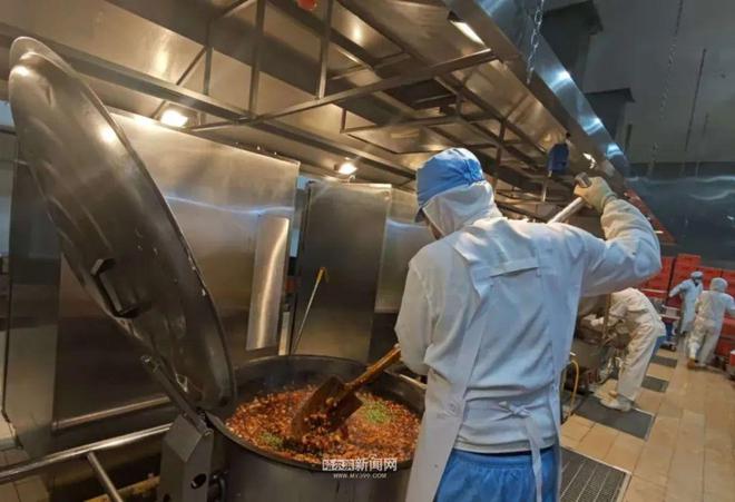 品进班前要测温｜记者亲测开学“第一餐”米
